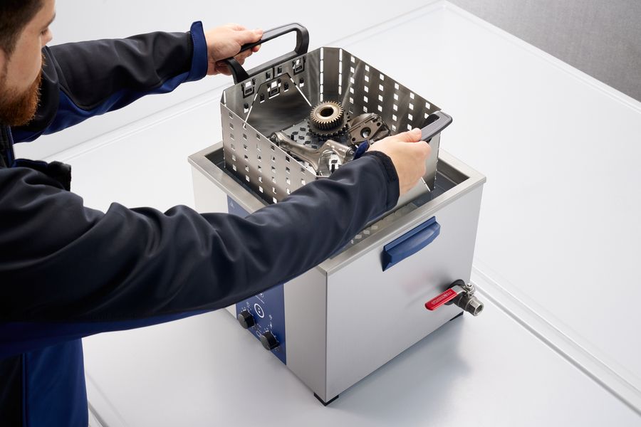 Ultraschallreinigung mit Korb