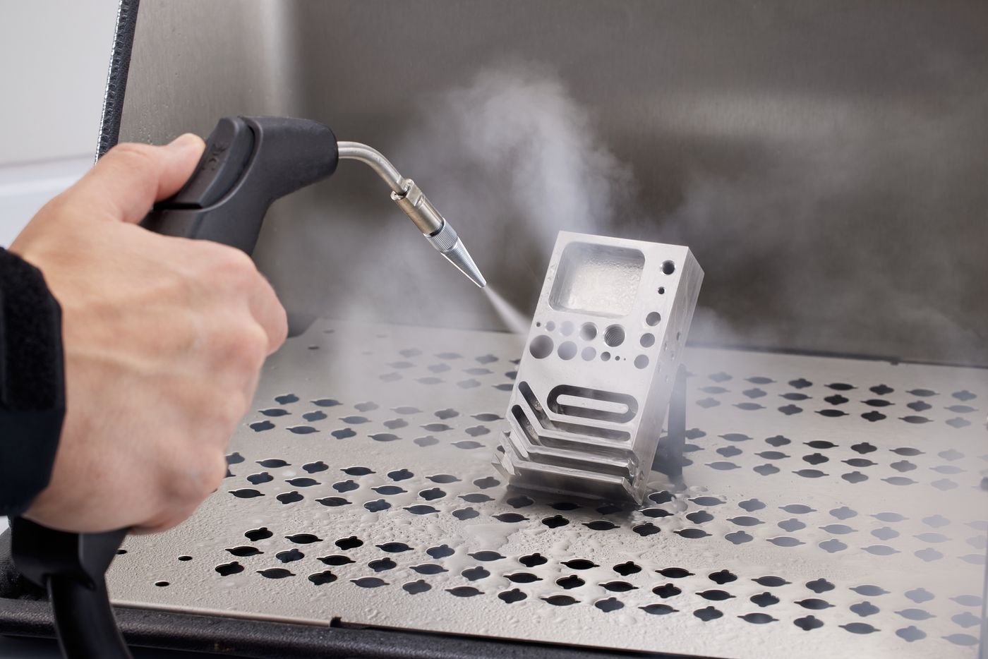 Elmasteam Reinigung Bauteil